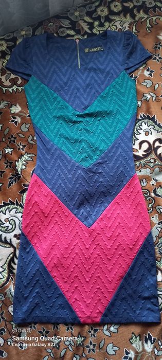 Продам красивые нарядные платья