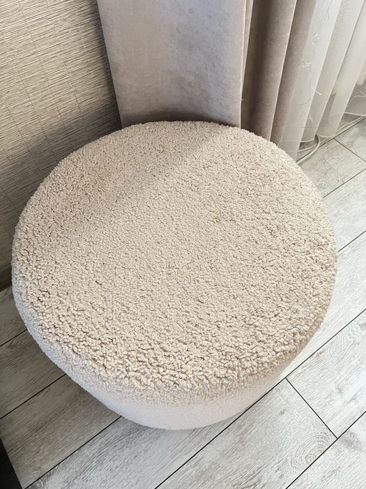 Продам пуфик букле