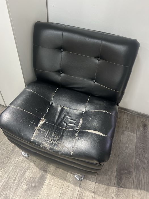 Срочно продается шкаф, кресло