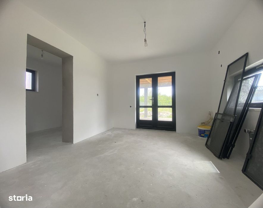 Casă primitoare cu teren generos de 2770 mp, în Adânca – Comision 0%