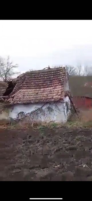 Casă de Vanzate / Loc de vanzare intravilant