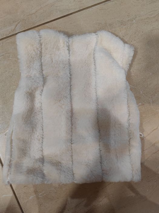 Пухкаво елече за момиче