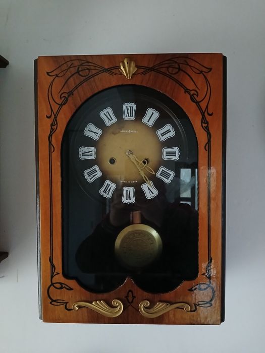 Ceas cu pendul vechi