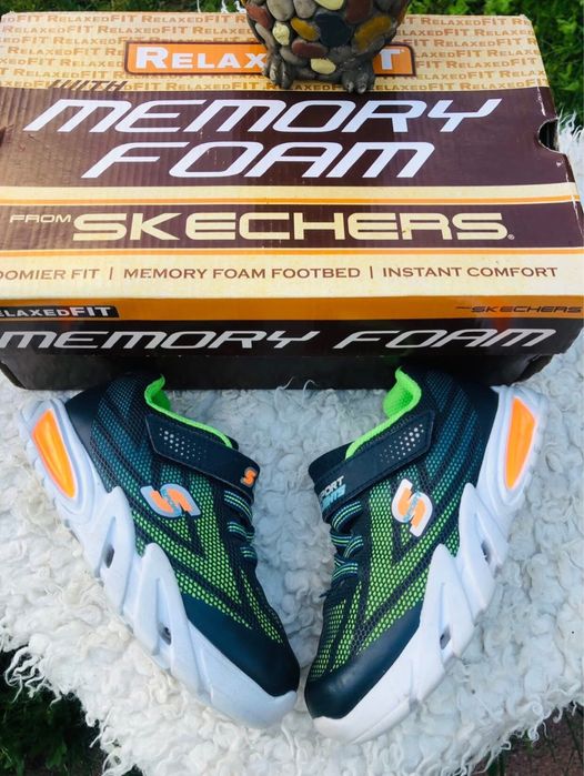 Adidasi baiat SKECHERS-marimea 28,inter18cm,leduri,nu piele Salomon