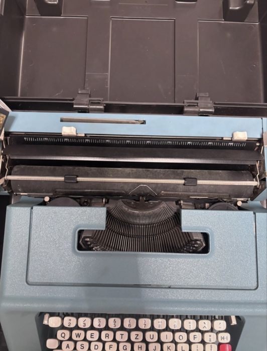 Masina de scris olivetti studio 46