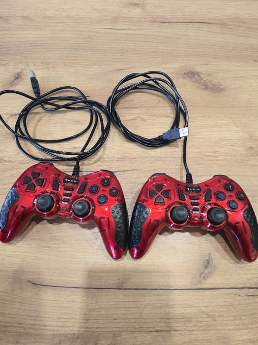 Thrustmaster T128 с педали + скоростен лост и ръчна спирачка