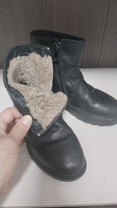 Продам зимнюю обувь для мальчика