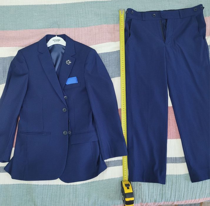 Костюм школьный новый