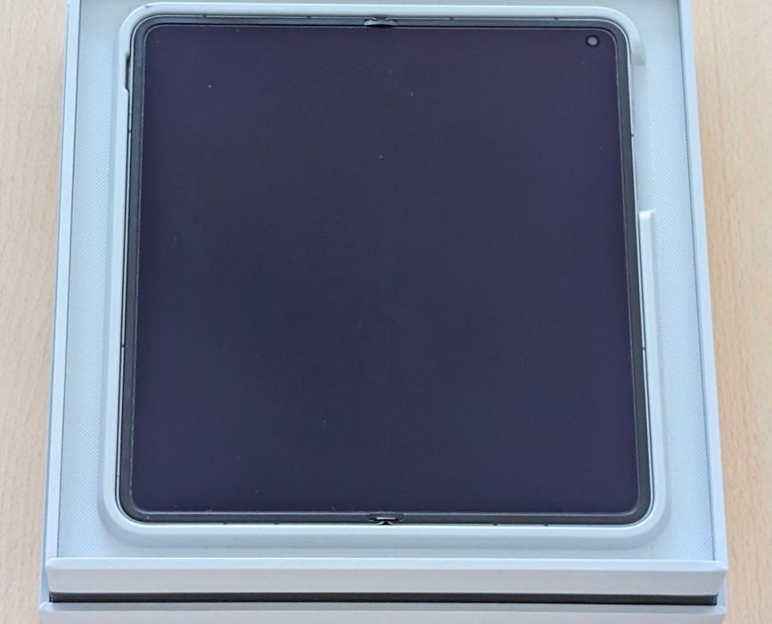 Отлично запазен Oppo Find N5 - 512GB
