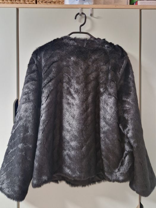 Черно палто H&M косъм - НОВО