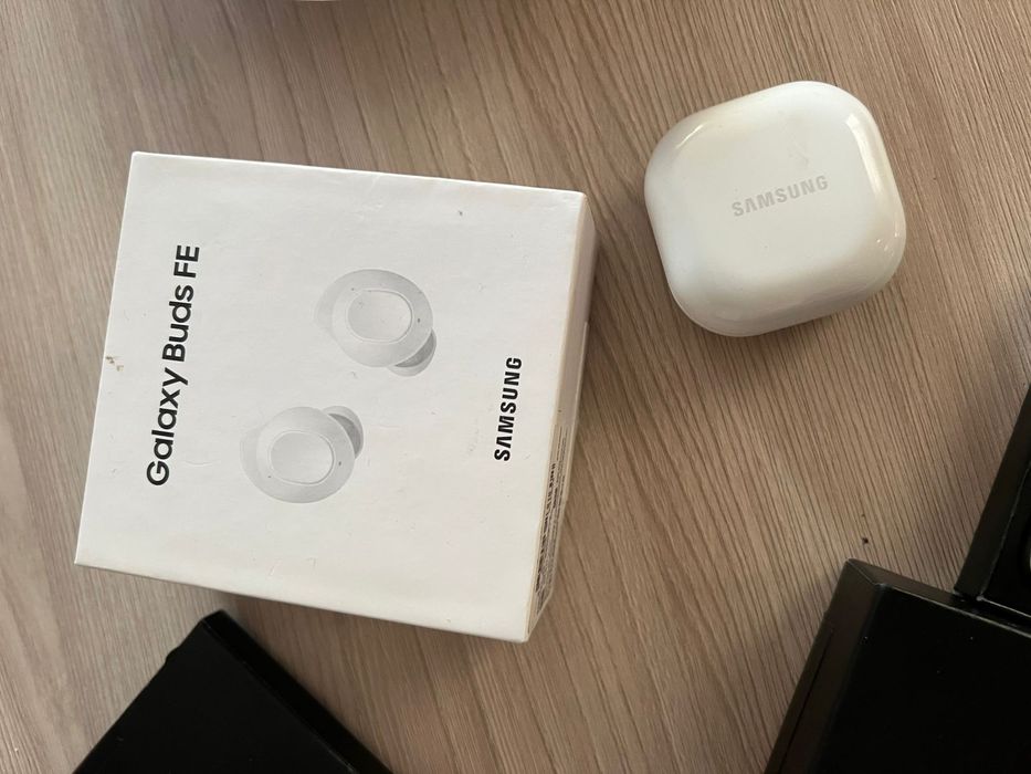 Samsung S24 .  Стекло и чехол в подарок