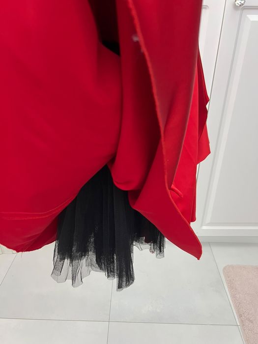 Vand rochie rosie saten