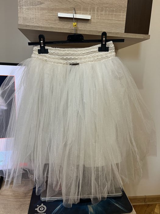 Уникална тюлена пола Djofra, която стои великолепно