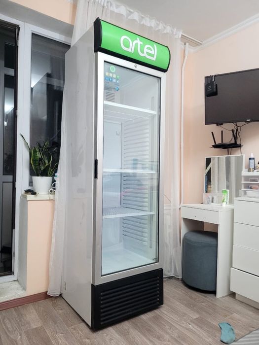 Холодильник ветрина