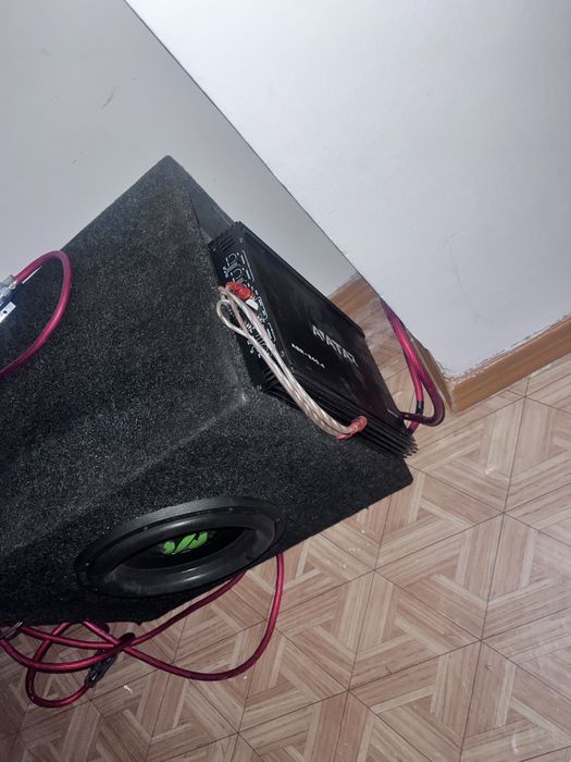 Продам сабвушер мачето с усилком срочноо