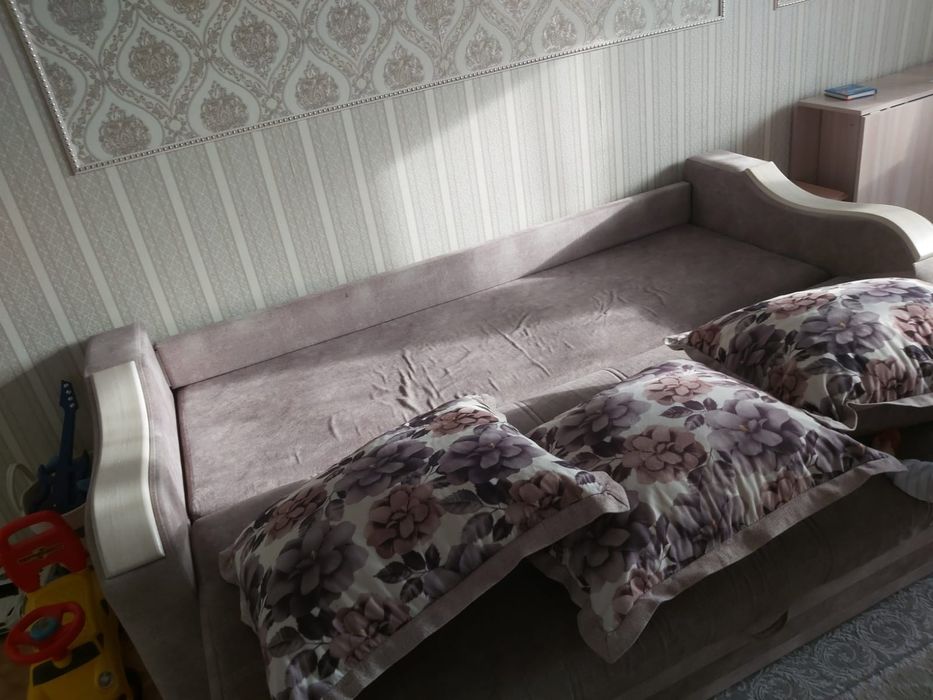 Продам диван тахта