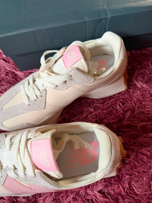 Adidasi New Balance noi
