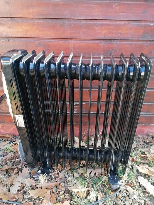 Vând calorifer electric pe ulei