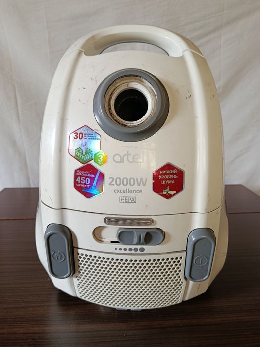 Пылесос Artel 2000 W