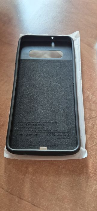 Продавам калъф за Samsung S10+ с вградена батерия 5000 mA - 35 евро