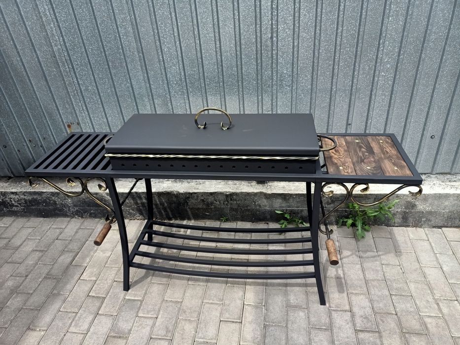 Мангал со съемной жаровней.