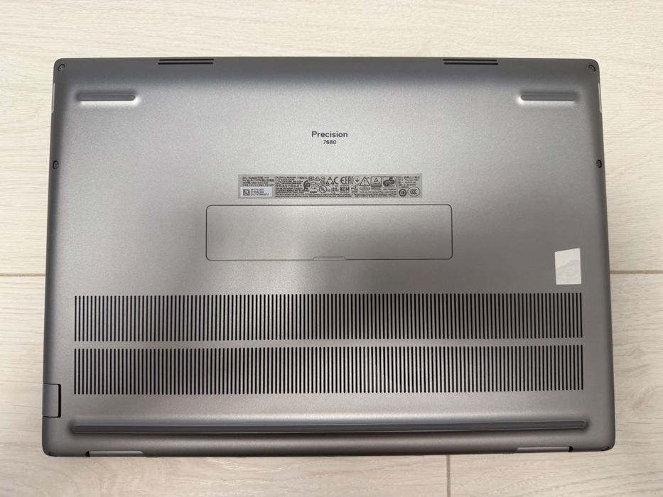 Dell Workstation Precision 7680 i7 13TH 1TB SSD 32GB RAM RTX ADA 2000