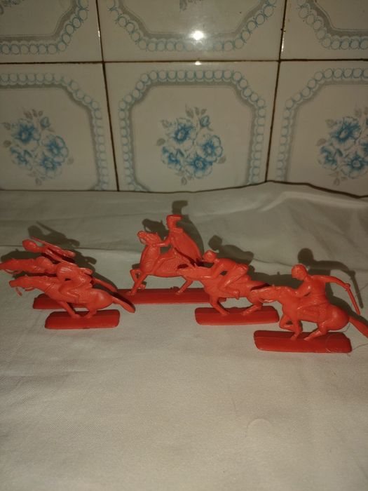 Soldați/jucări/comunism