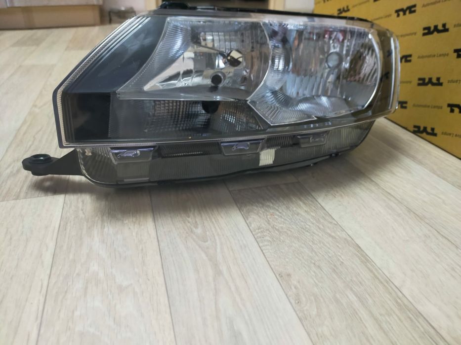 Фара шкода рапид