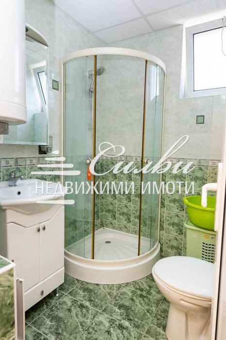 Тристаен ТУХЛЕН апартамент - кв. Център!