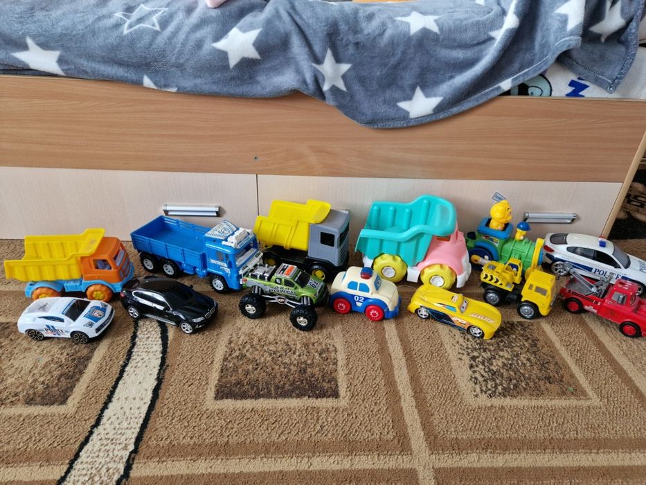 Продам игрушечные машинки