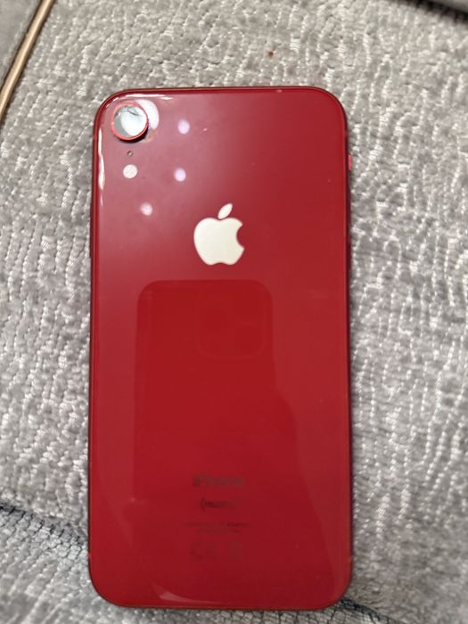 iPhone xr 100%.