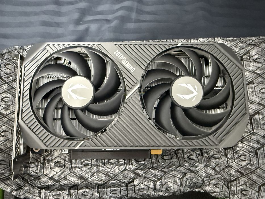 RTX 5050 Zotac Twin Edge