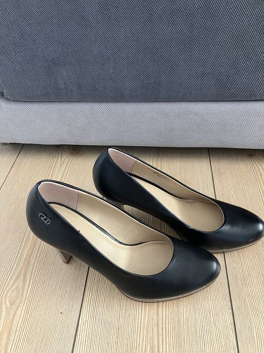 Елегантни кожени обувки 39 ном.”Graceland”