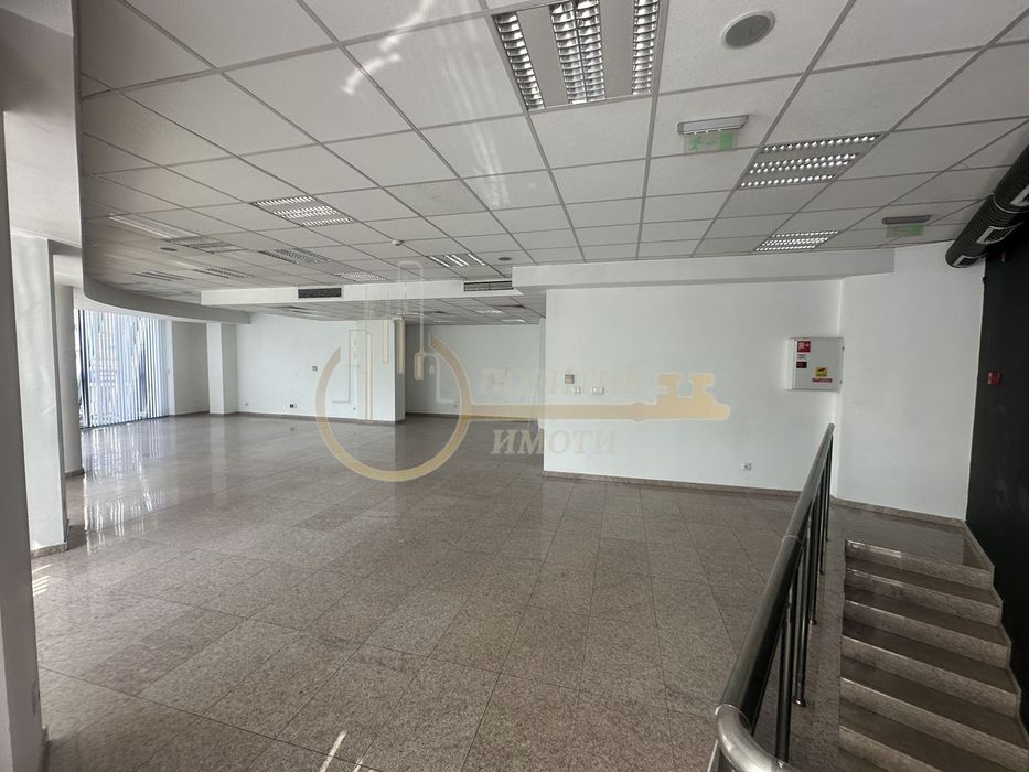 Дава се под наем Магазин в София, Център - 160 кв.м за 2200 € - Снимка #3