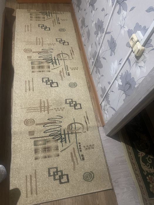 Продам коврыи ковровые дорожки