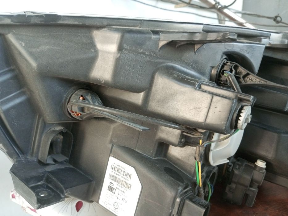 Лада Веста фара передняя комлект