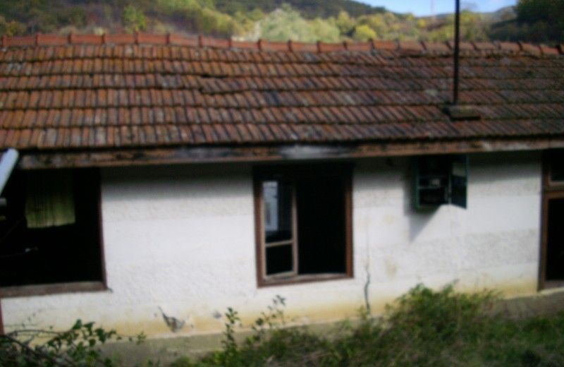 Продава се Къща в с. Углярци, Област Перник - 48 кв.м за 213 €/кв.м - Снимка #2