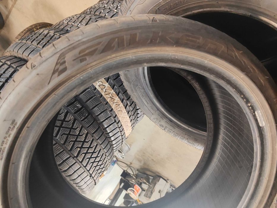 2бр.летни гуми 225/40/18 Falken
