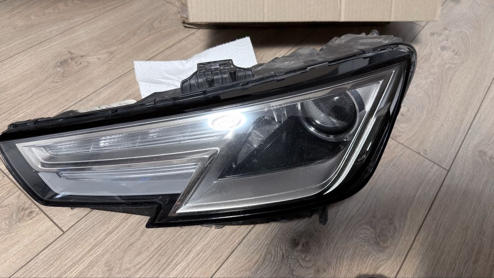 Фарове биксенон за audi A4 B9 ляв и десен