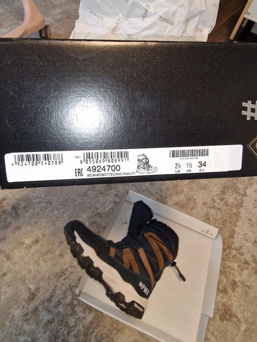 Като нови носени са 3 пъте   .PMG -апрески (ботушки ) с подметка на Mи