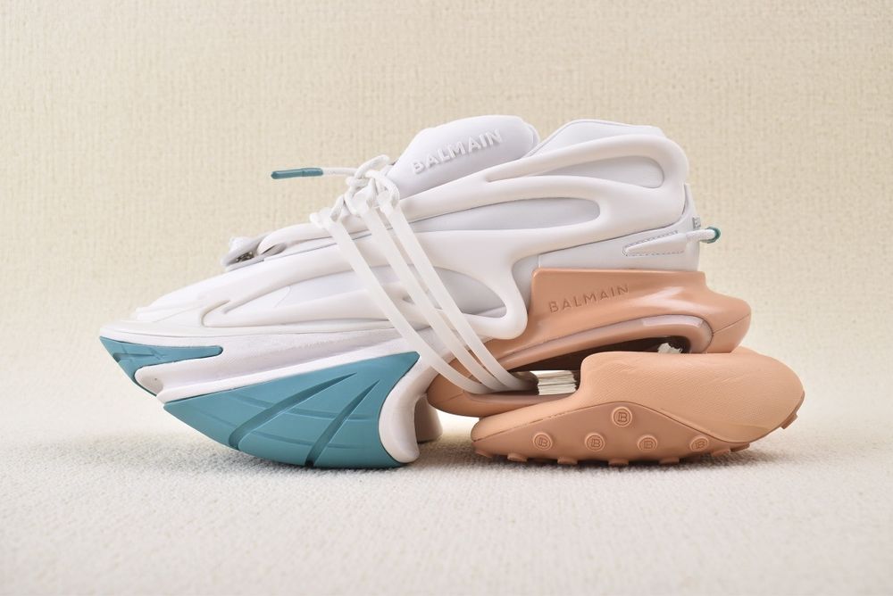 Balmain unicorn 2024