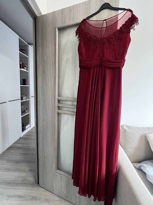 Rochie de seara  si pantofi de gala 38