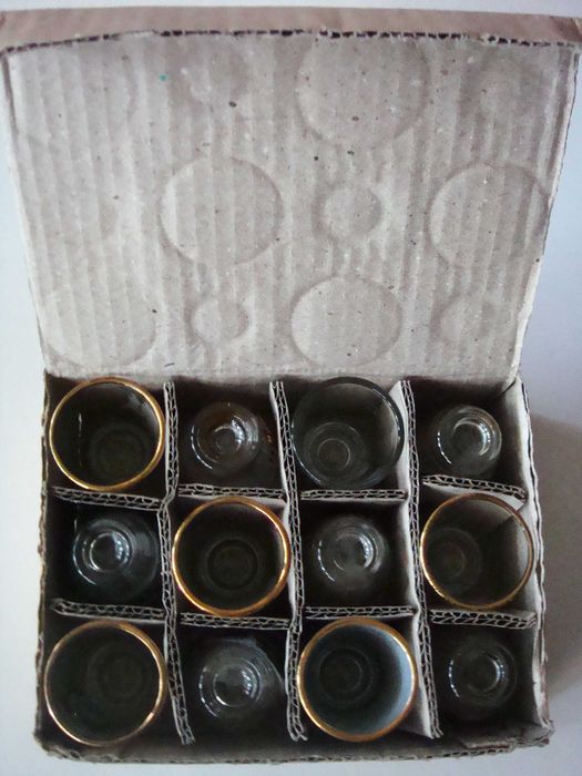 12 Чашки за шотове