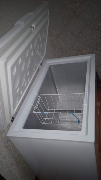 Продам морозильник Haier объемом 200 литров.