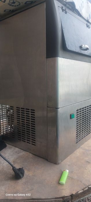Льдогенератор   б/у ,  в  рабочем  состоянии.
