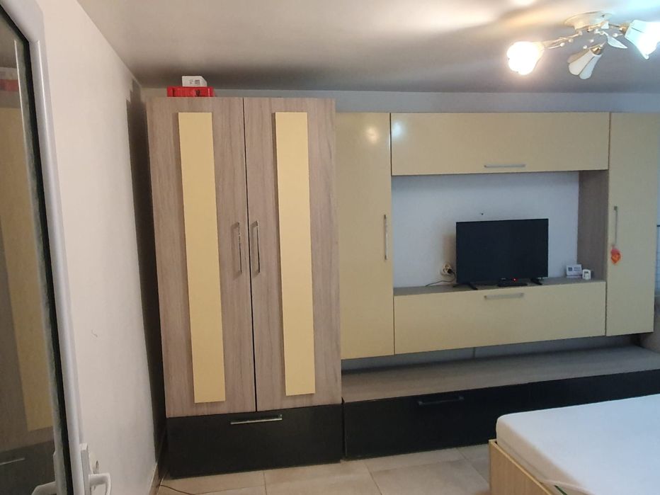 Închiriez garsonieră confort 1