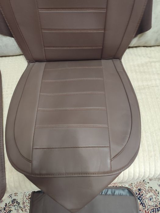 Продам чехлы на машину