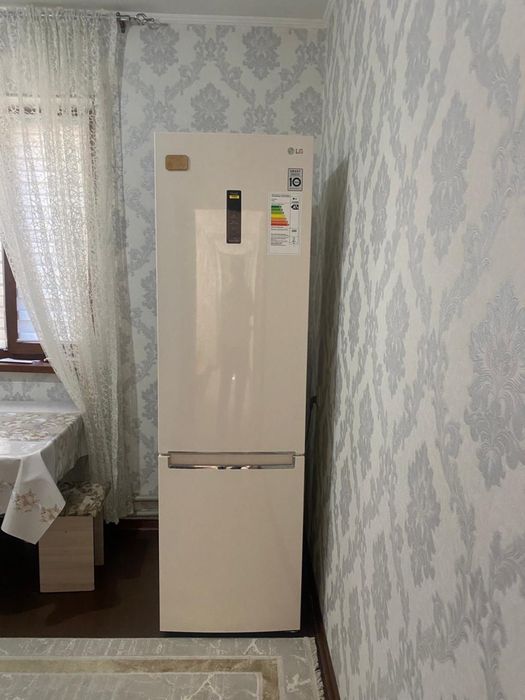 Отличный холодильник lg