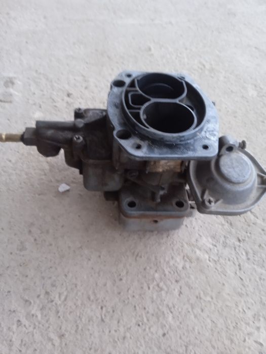 Karbirator sotiladi 600000