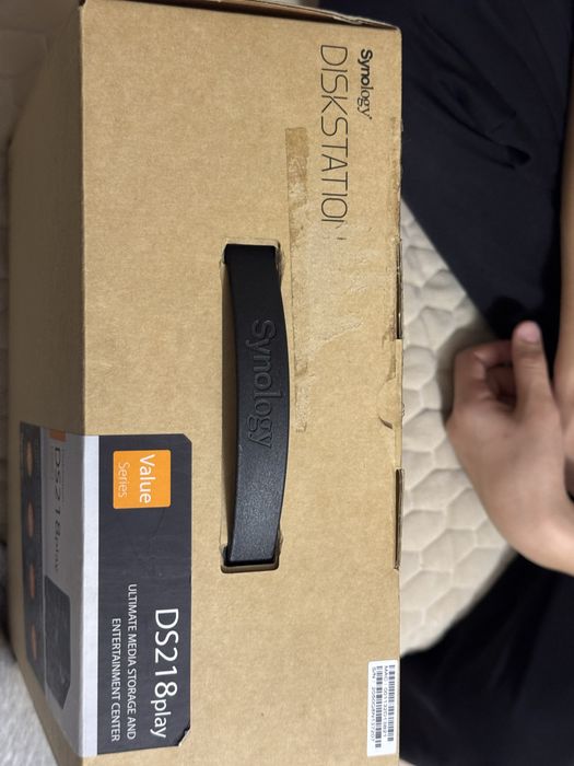 Продам сетевое хранилище Synology